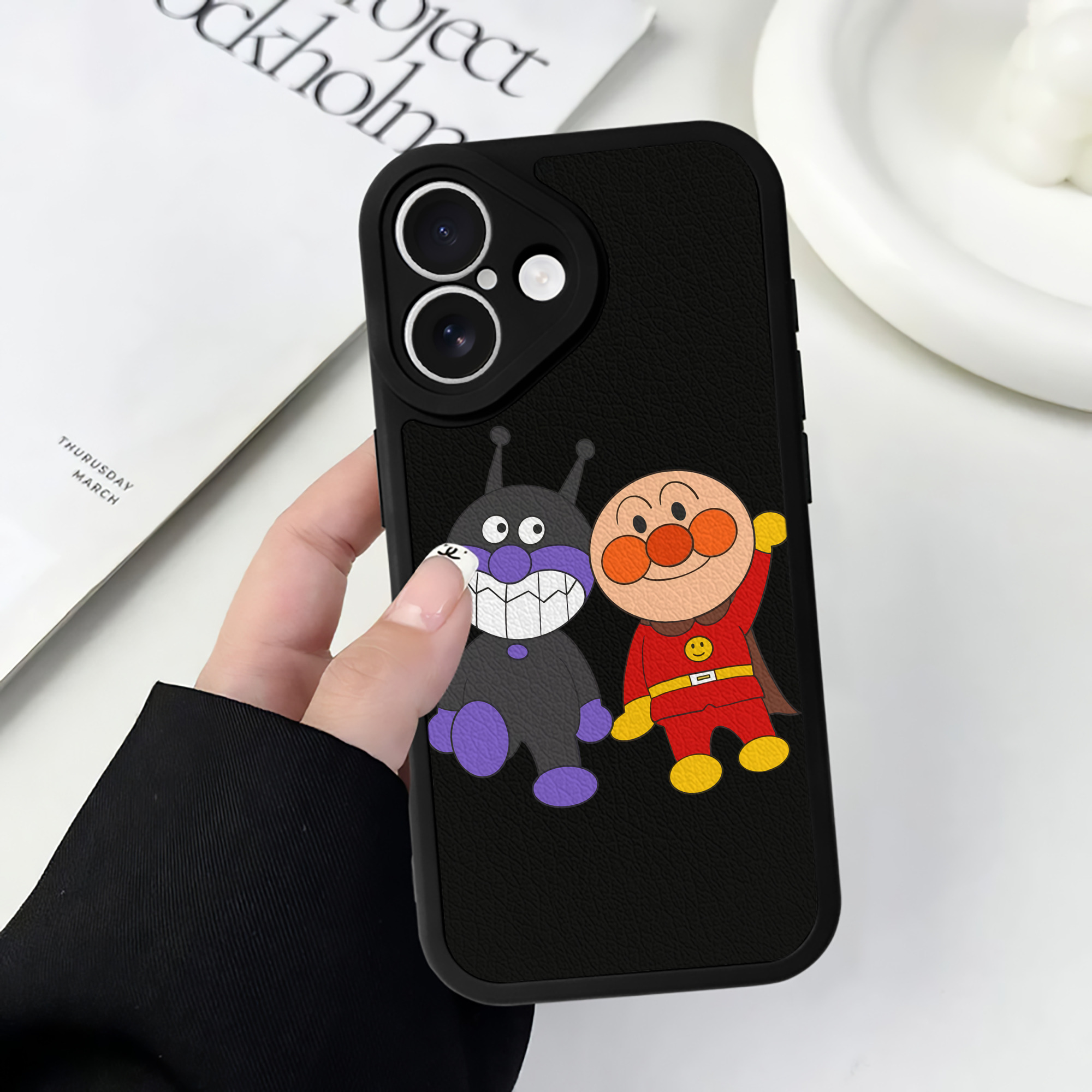 （画像用） アンパンマン Anpanman 【iPhone 16シリーズ対応】シリコンスマホケース（レザー調） 材質：シリコン
